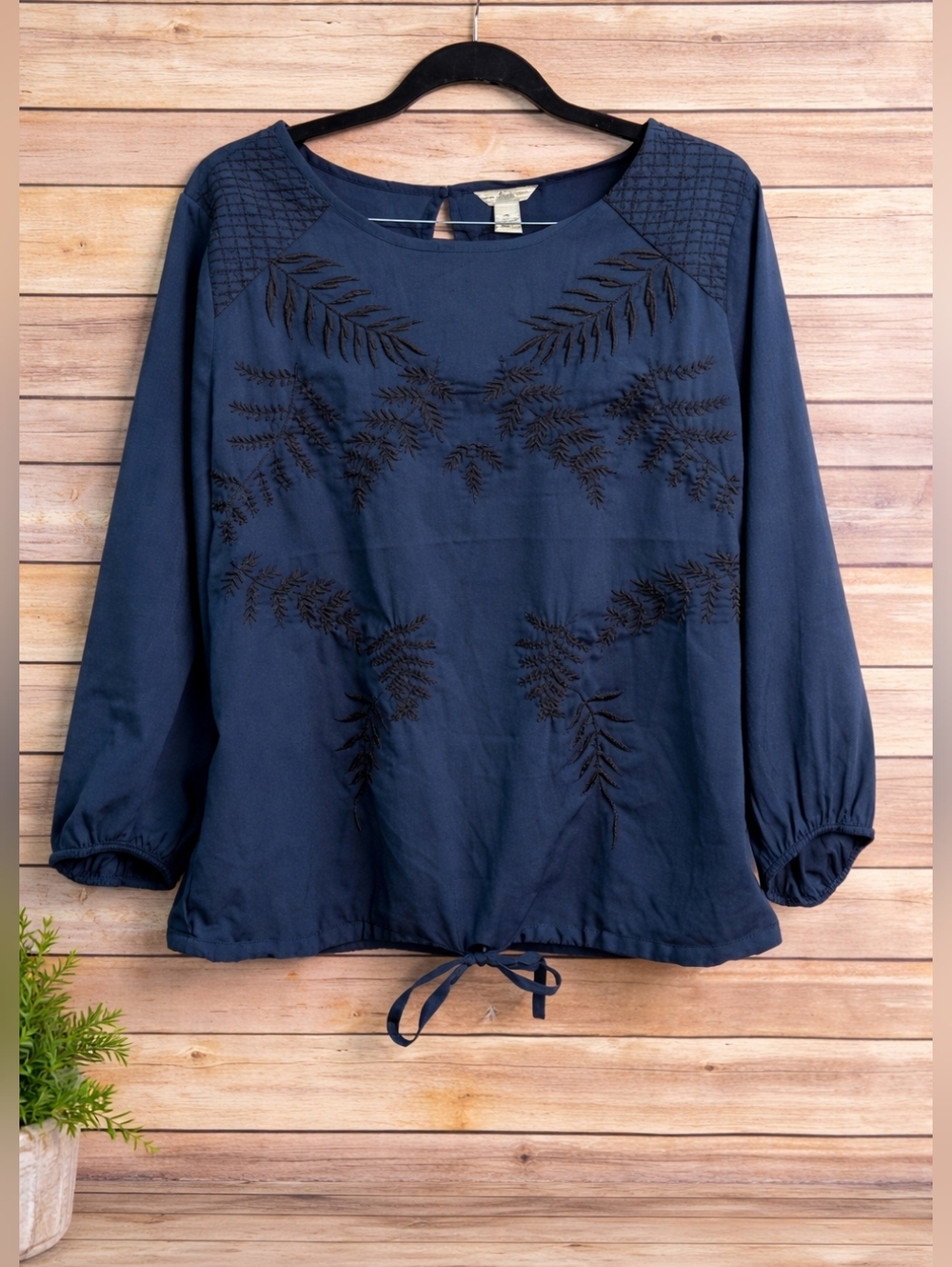 Bass Navy Blue Embroidered Peasant Top Women’s Size M Long Sleeve Boho Tie Hem